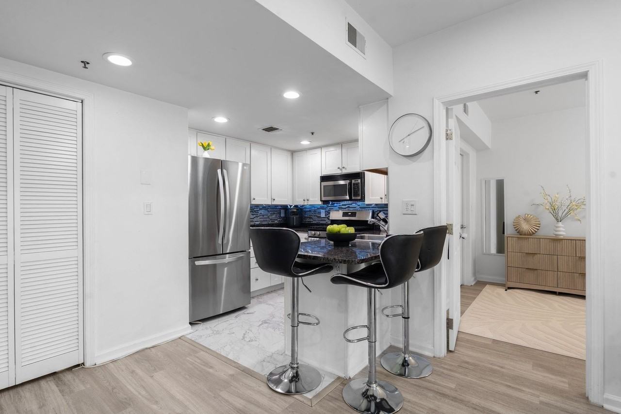 920 Jefferson St #201 - Photo 6 of 26