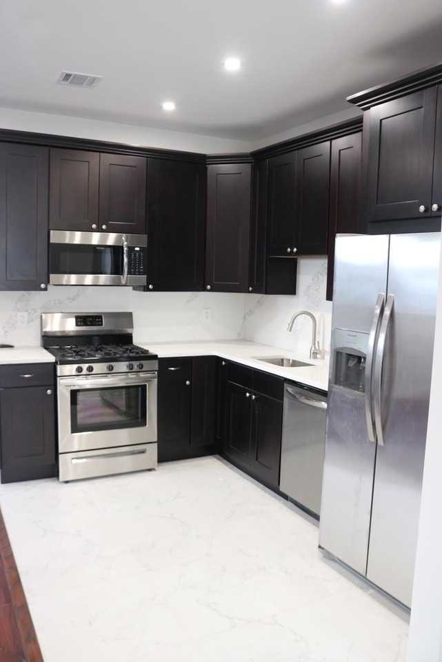 2110 Summit Ave #2 - Photo 2 of 11