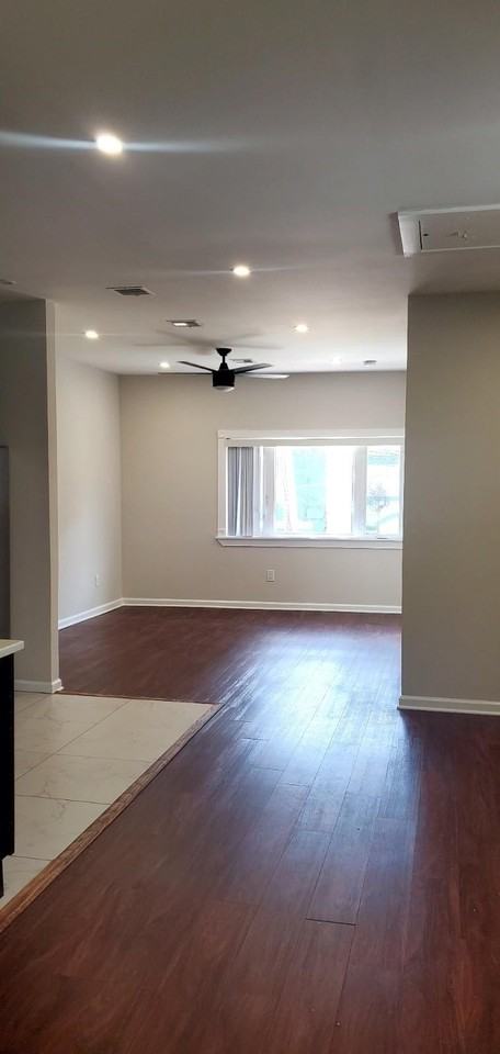 2110 Summit Ave #2 - Photo 5 of 11