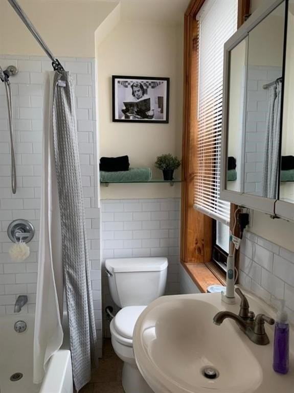 311 7th St #5 - Photo 2 of 6