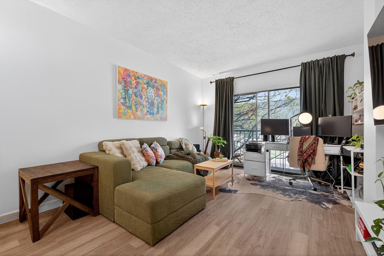 318 38th St #301 - Photo 4 of 16