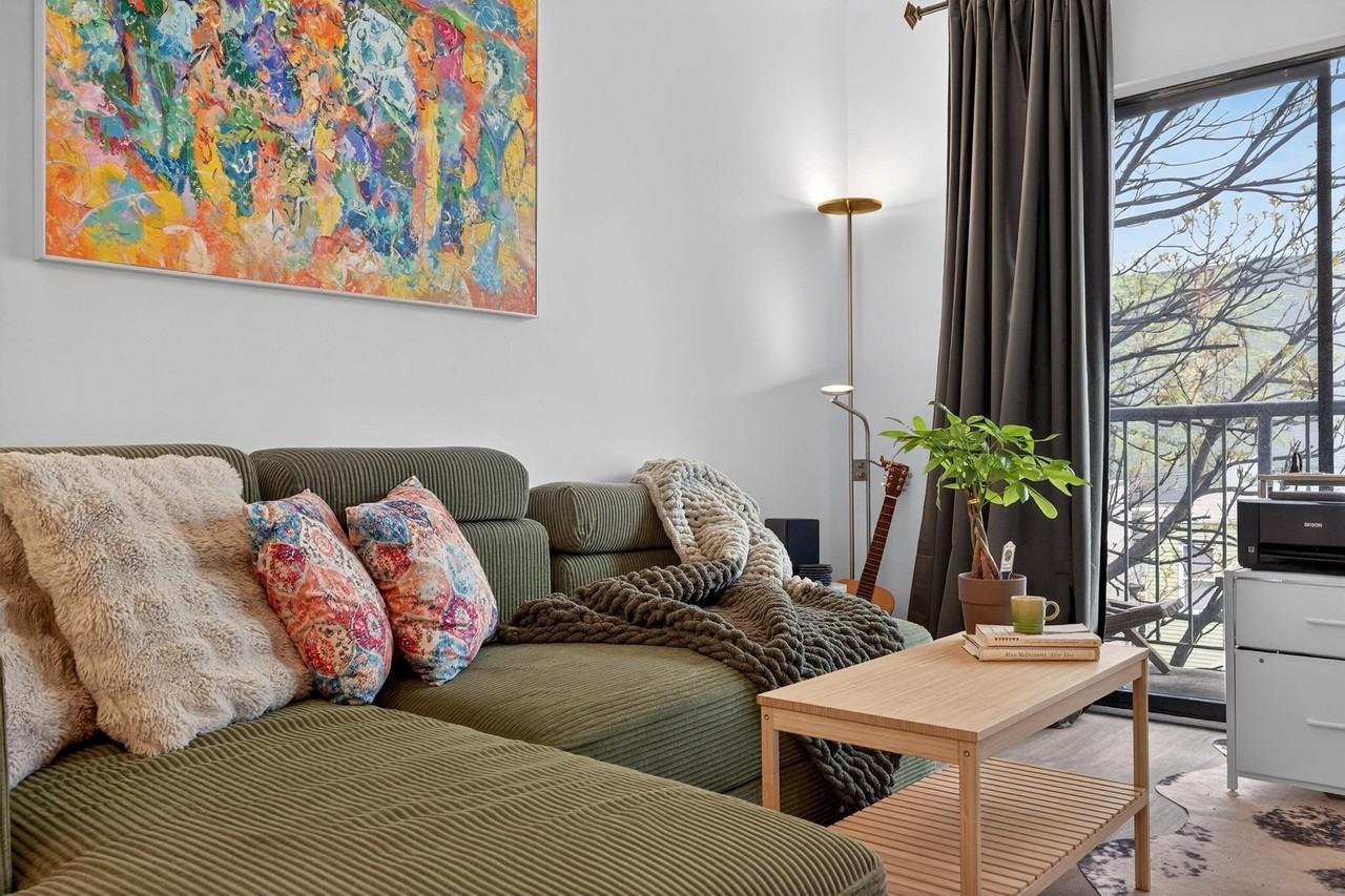 318 38th St #301 - Photo 5 of 16