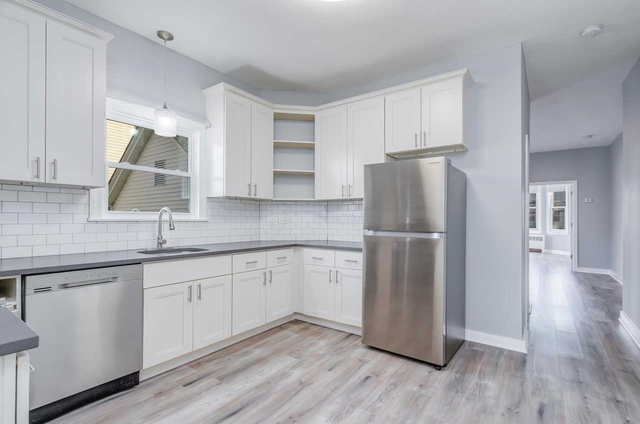 86 W 27th St #4 - Photo 2 of 13