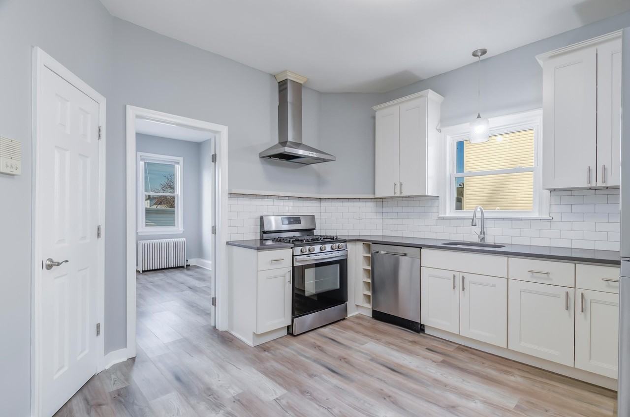 86 W 27th St #4 - Photo 3 of 13