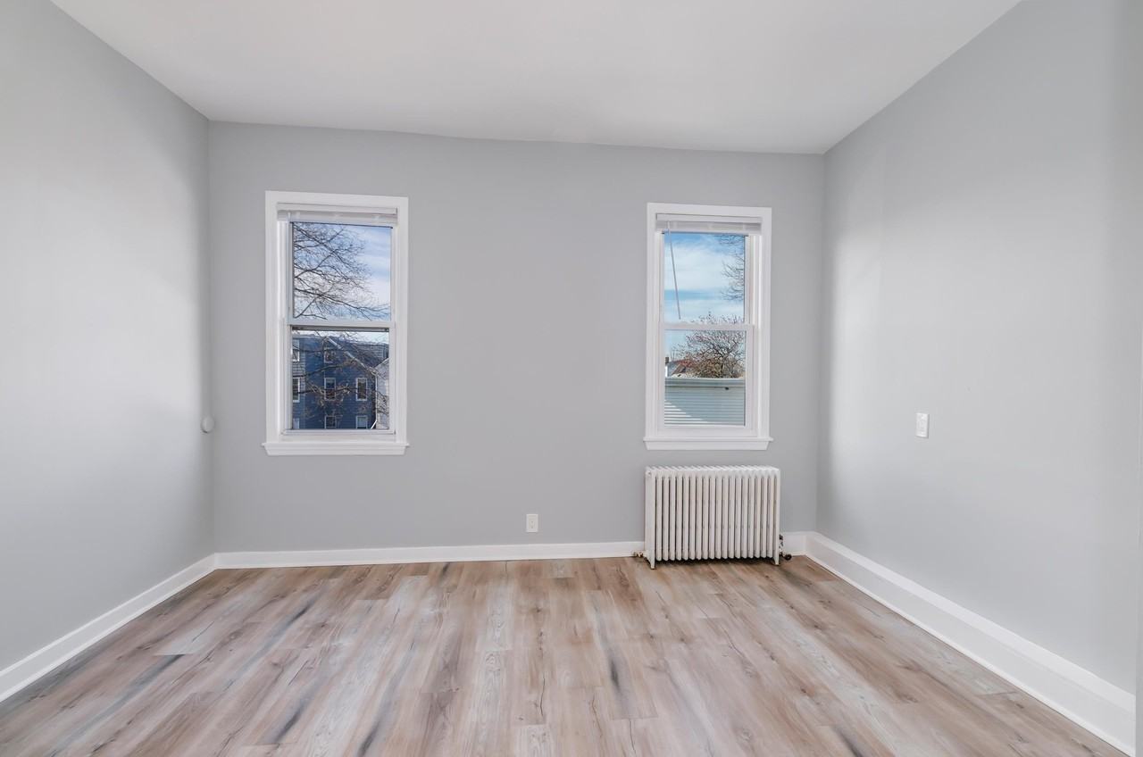 86 W 27th St #4 - Photo 4 of 13