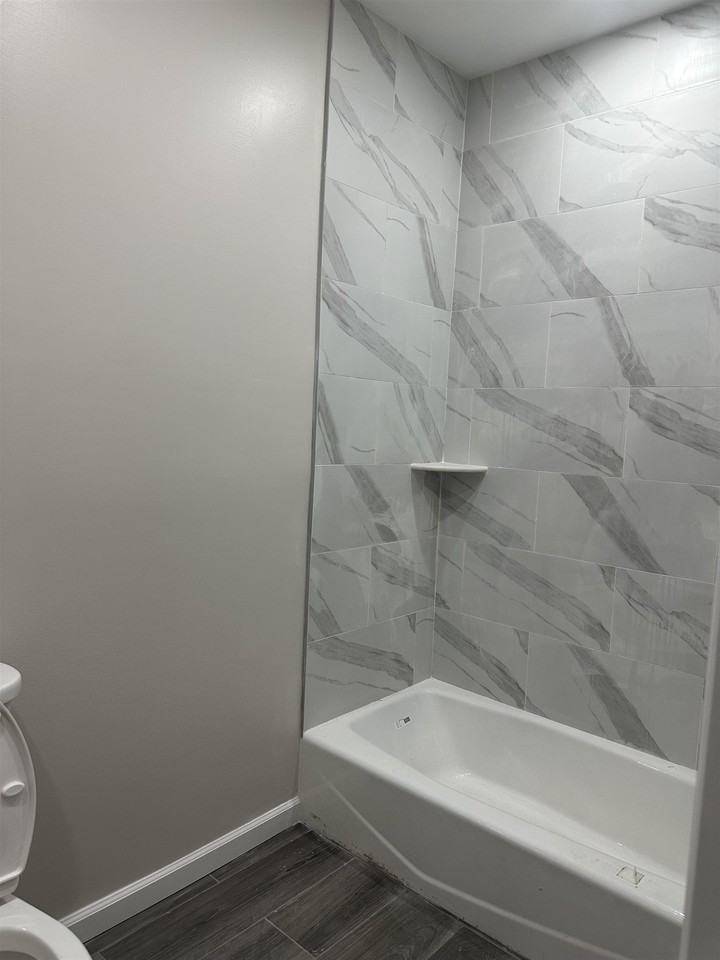 34 Humphrey Ave #1 - Photo 6 of 8