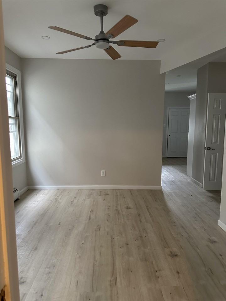 34 Humphrey Ave #1 - Photo 7 of 8