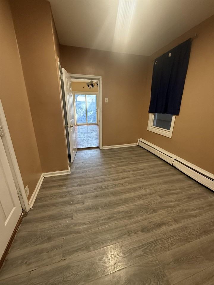 290 Ege Ave #1 - Photo 4 of 15