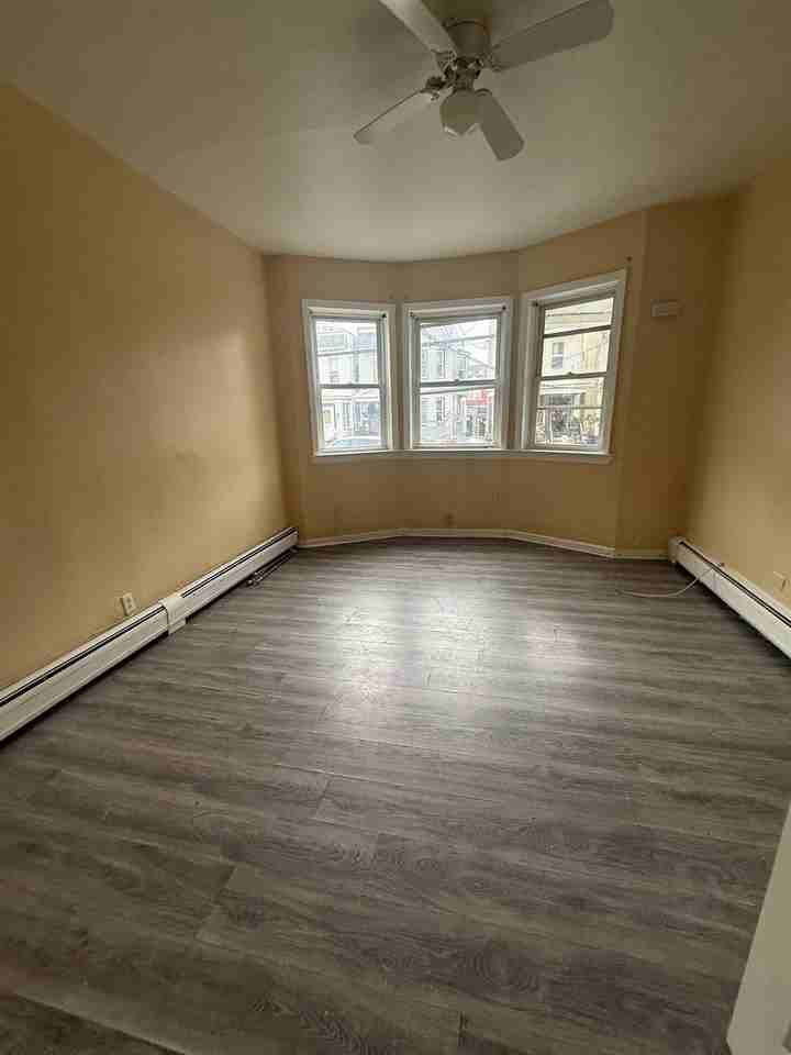 290 Ege Ave #1 - Photo 5 of 15