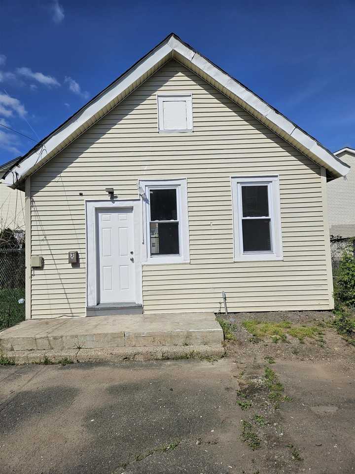 190 Central Ave - Photo 6 of 8