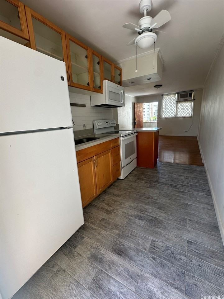 1324 Heulu St #12 - Photo 3 of 9