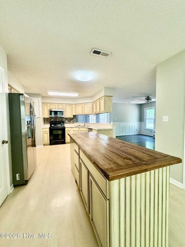 180 Baytree Dr - Photo 7 of 25