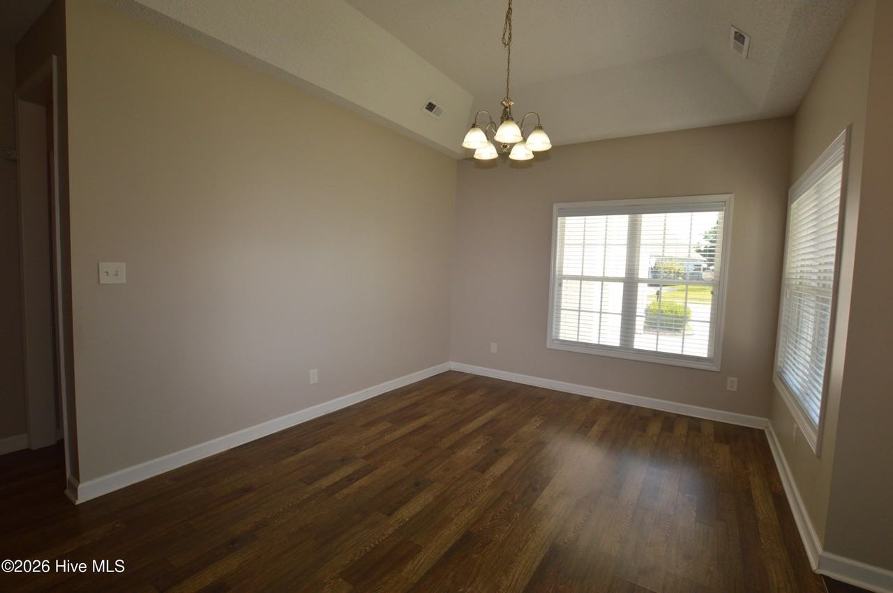 24 Jasmine Ln - Photo 6 of 21