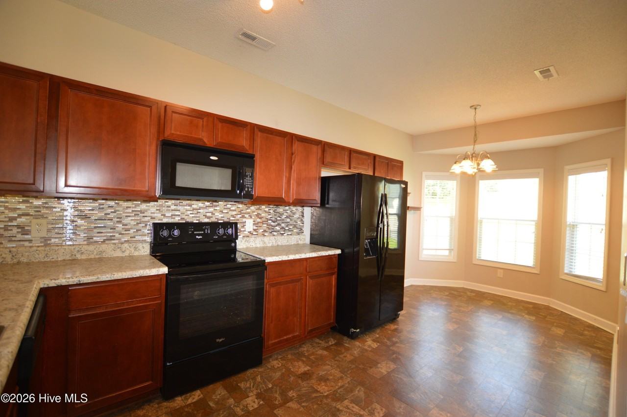 24 Jasmine Ln - Photo 7 of 21