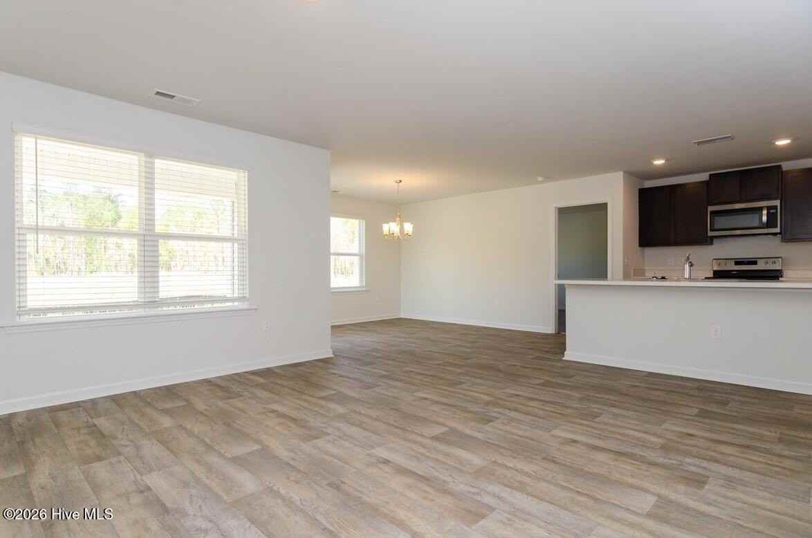 611 Avington Ln Ne - Photo 2 of 25