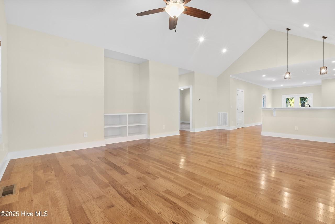 155 Piney Ln - Photo 7 of 22