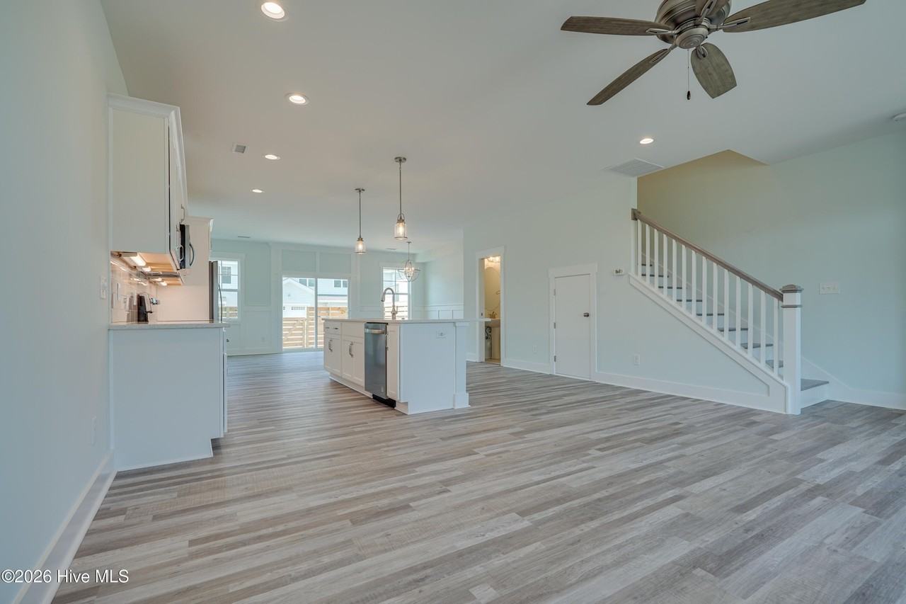 4736 Siddons Dr - Photo 2 of 10