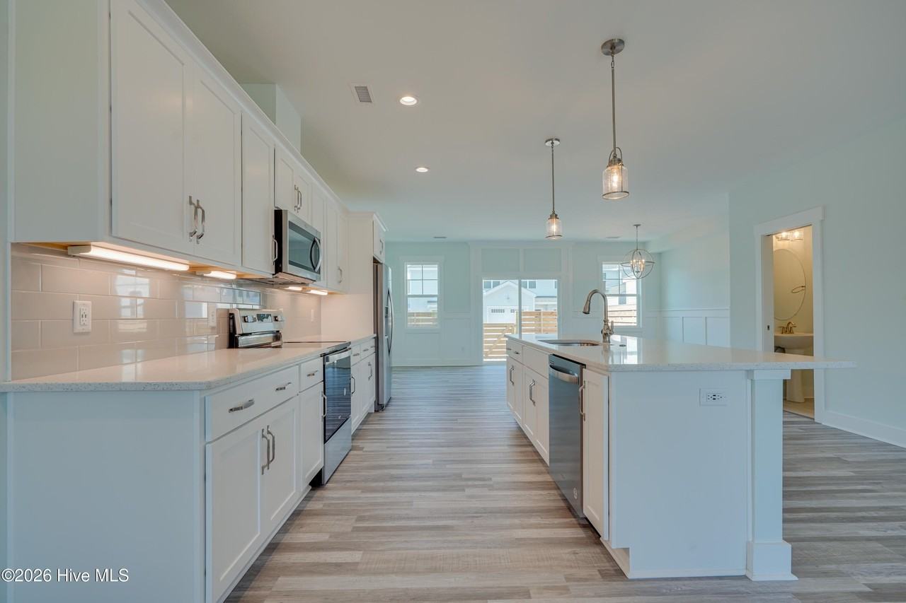 4736 Siddons Dr - Photo 3 of 10