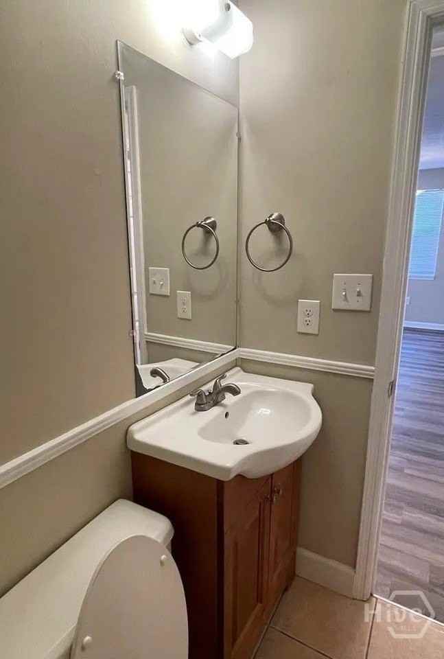 130 Oxford Ct - Photo 7 of 20