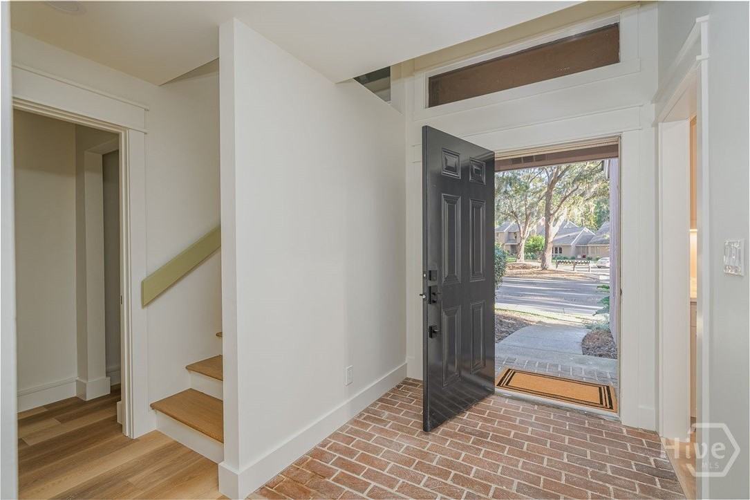 32 Dame Kathryn Dr - Photo 2 of 19