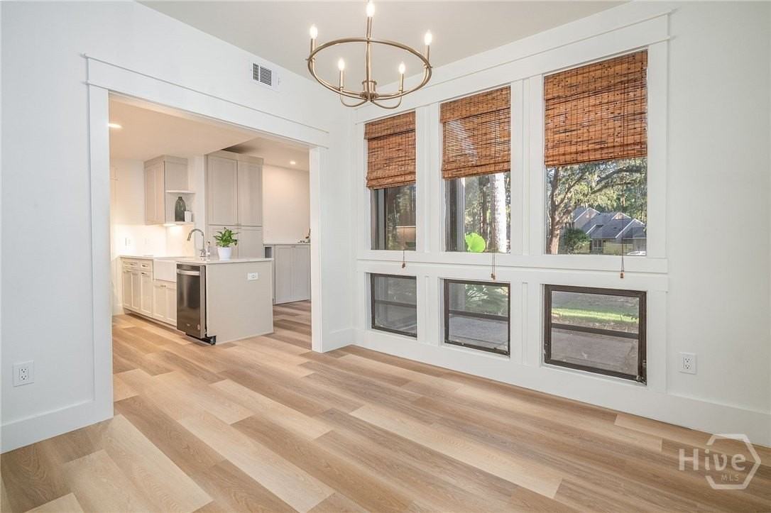 32 Dame Kathryn Dr - Photo 3 of 19