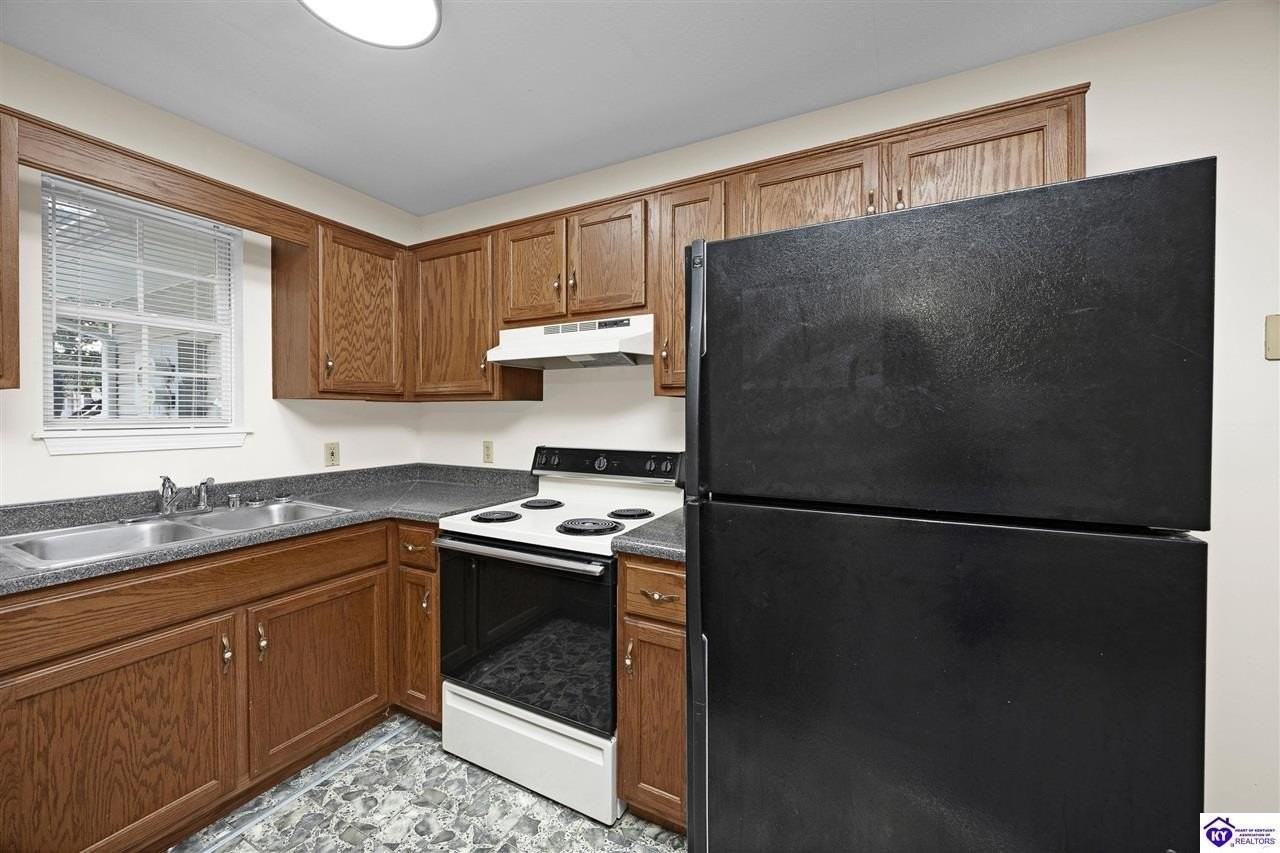 199 S Brook St - Photo 6 of 12