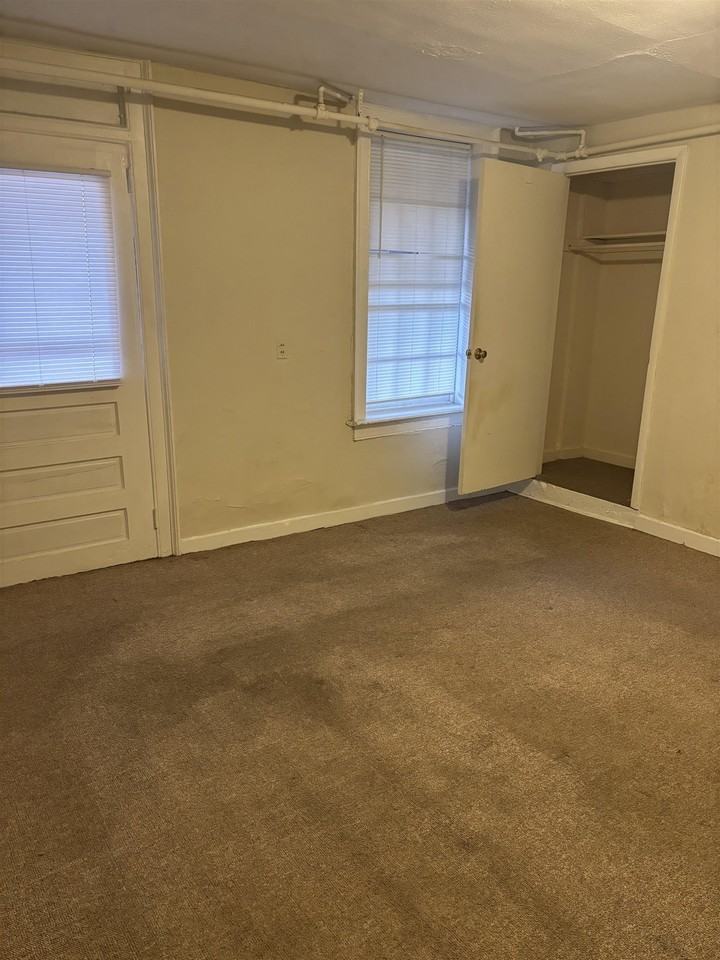 315 Kalorama St - Photo 4 of 17