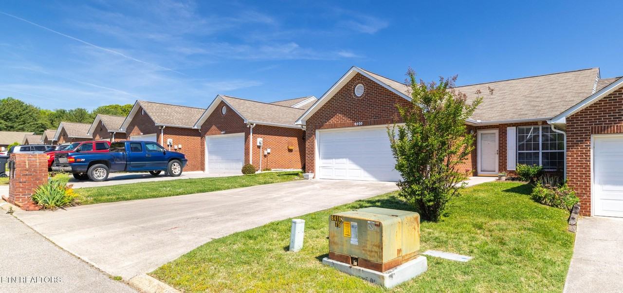 4405 Greenfern Way - Photo 4 of 25