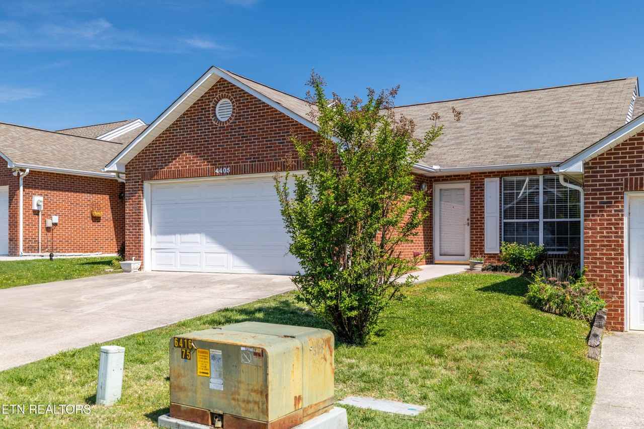 4405 Greenfern Way - Photo 5 of 25