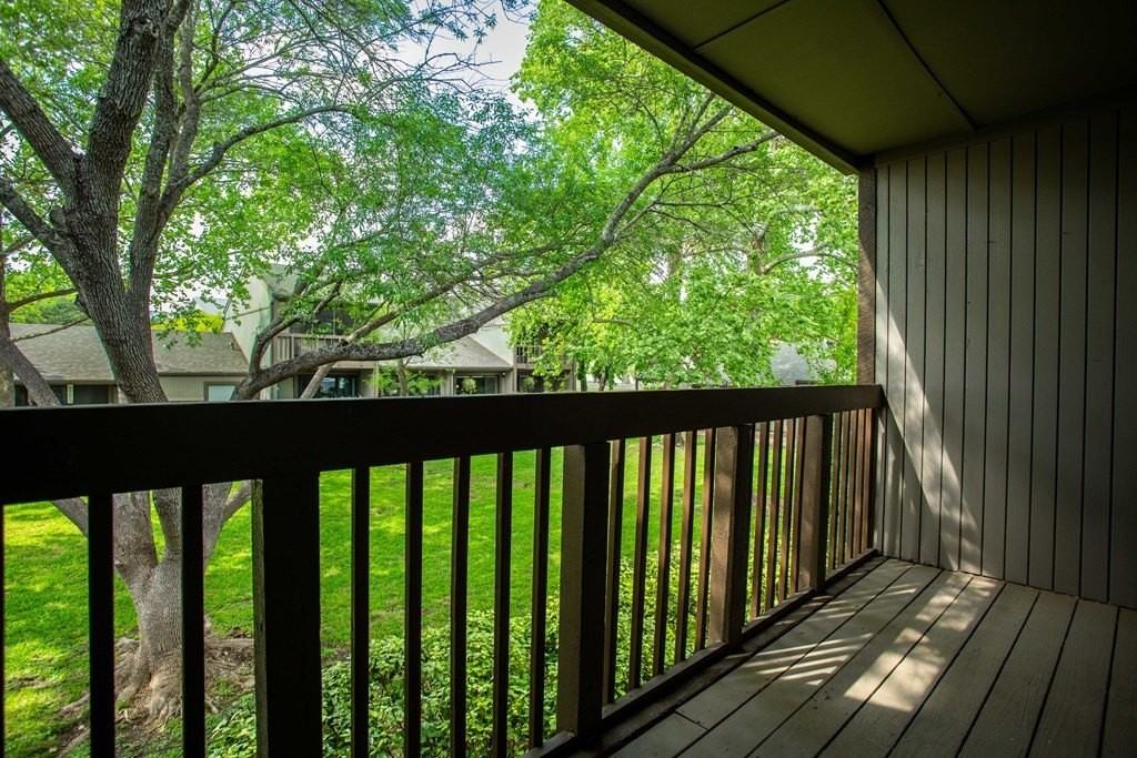 1905 West Ln - Photo 5 of 20