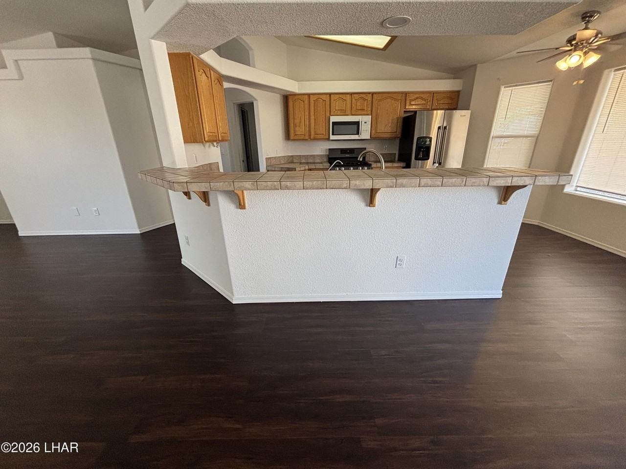 3864 N Stratford St - Photo 5 of 27