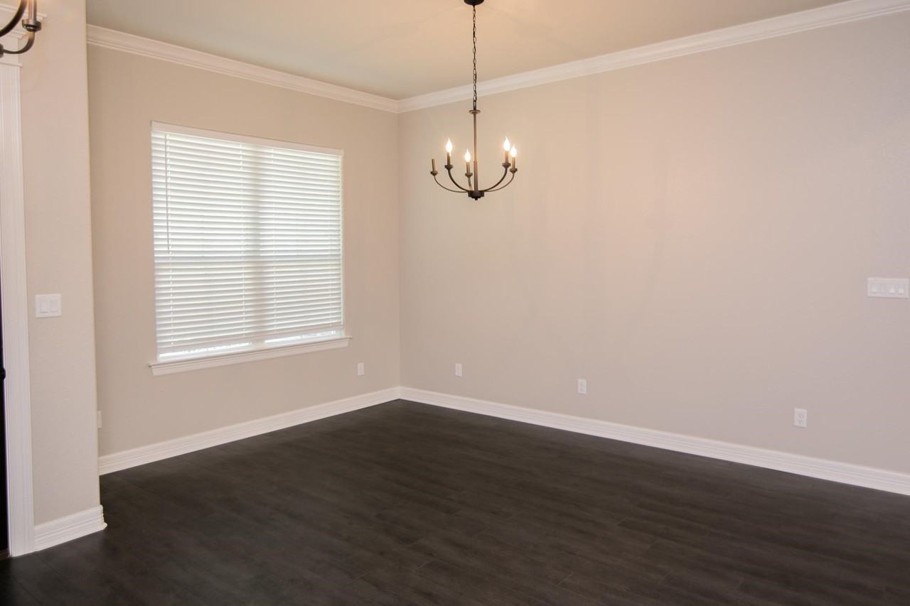 408 S Cypress St - Photo 4 of 27