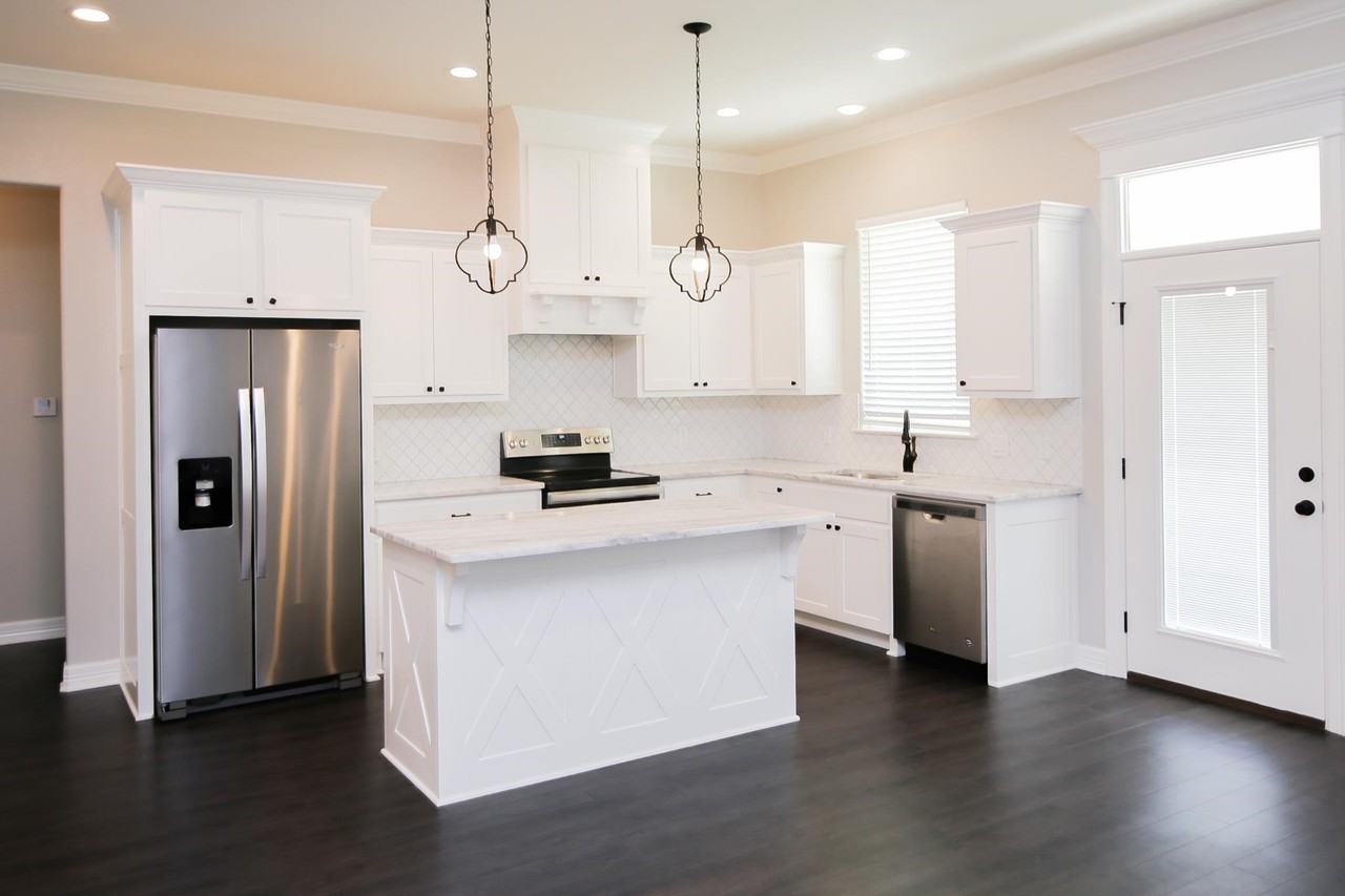 408 S Cypress St - Photo 5 of 27