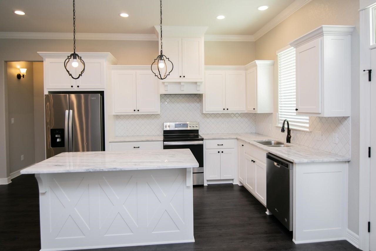 408 S Cypress St - Photo 7 of 27