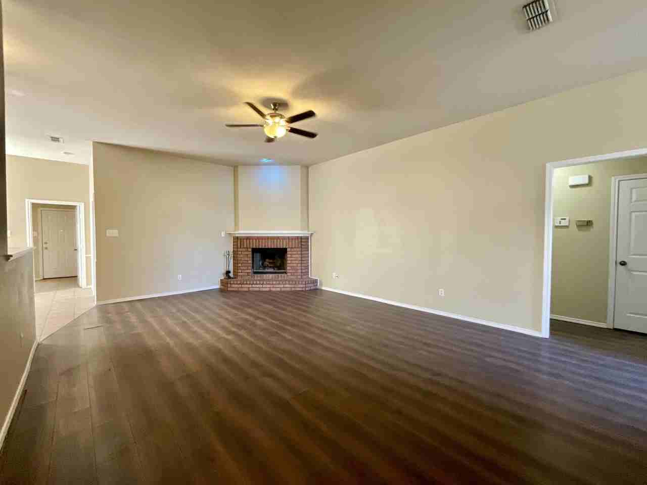 6717 89th St - Photo 3 of 11