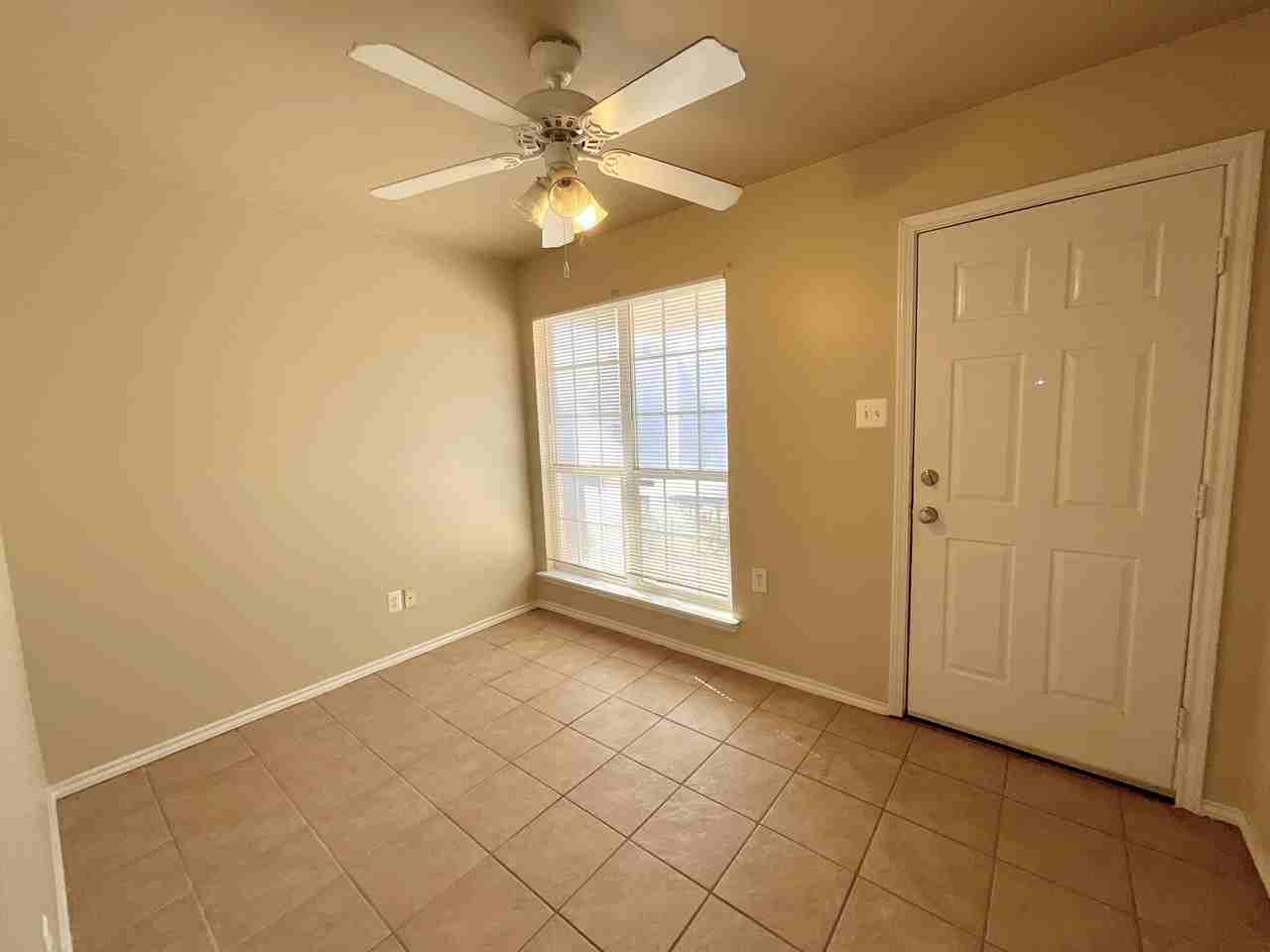 6717 89th St - Photo 7 of 11