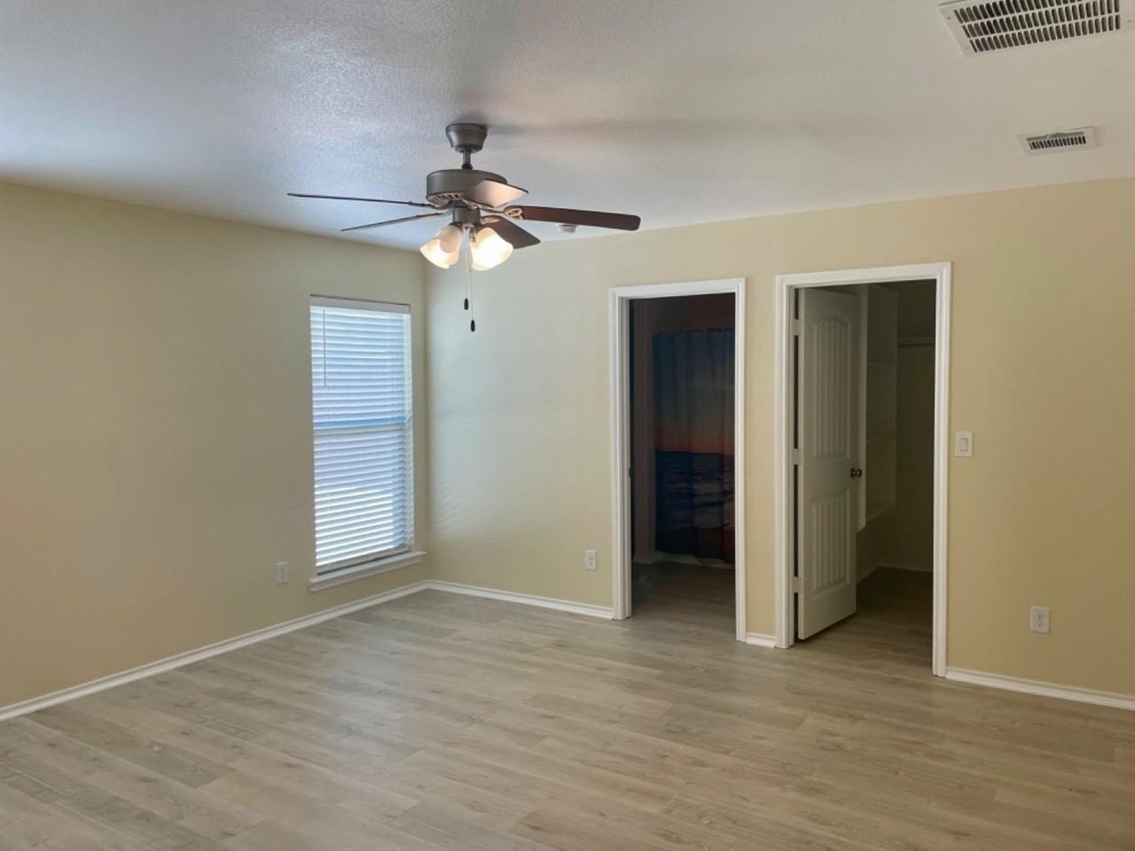 7510 102nd St - Photo 5 of 11