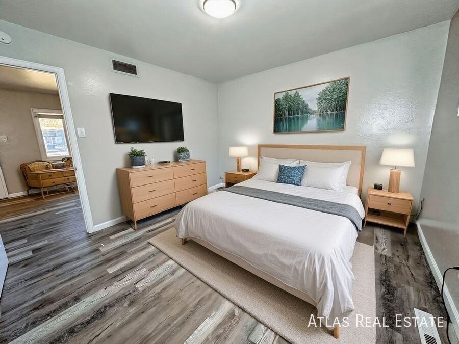325 May Dr - Photo 5 of 15