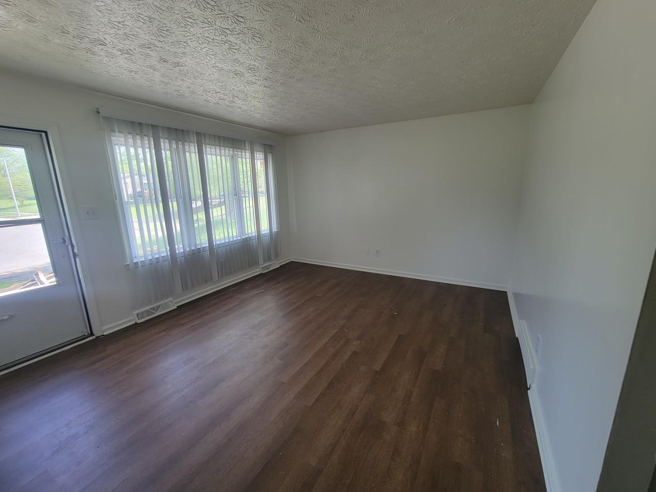 2653 Twinbrooke Ln - Photo 3 of 13