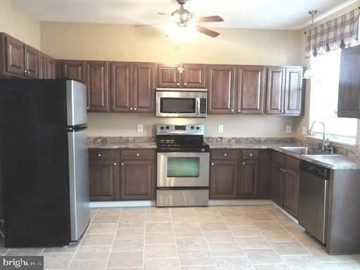 29 Wicklow Rd - Photo 3 of 17