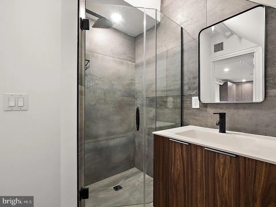 1308 Delaware Ave - Photo 7 of 13