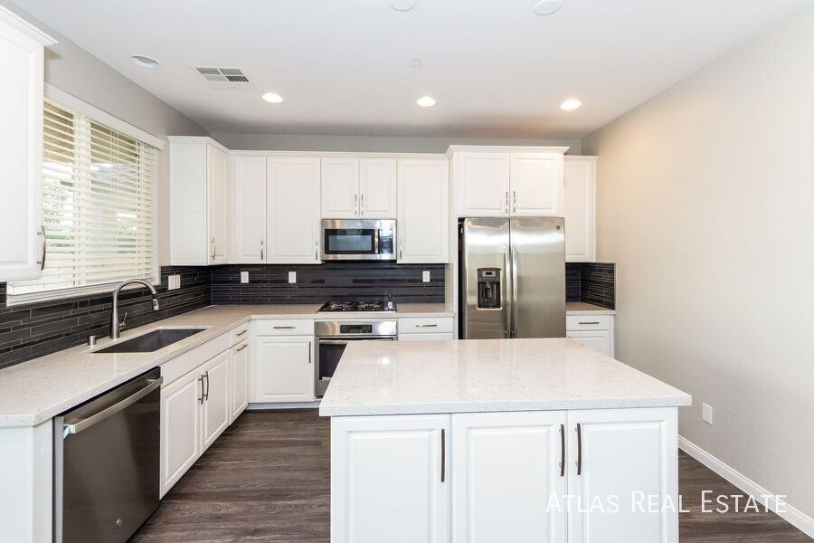 361 Mezzaforte St - Photo 5 of 22