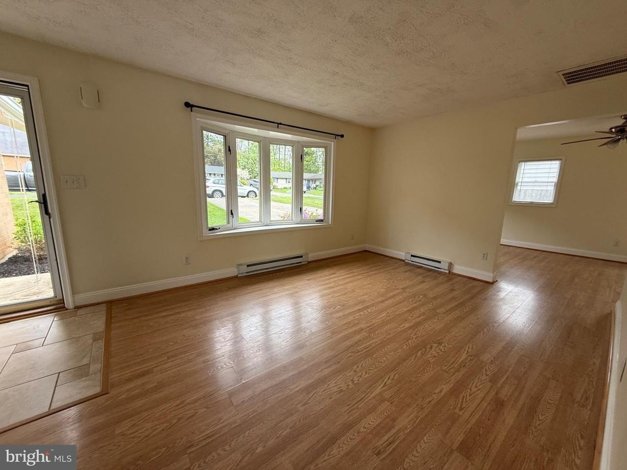 416 Breslin Rd - Photo 6 of 32