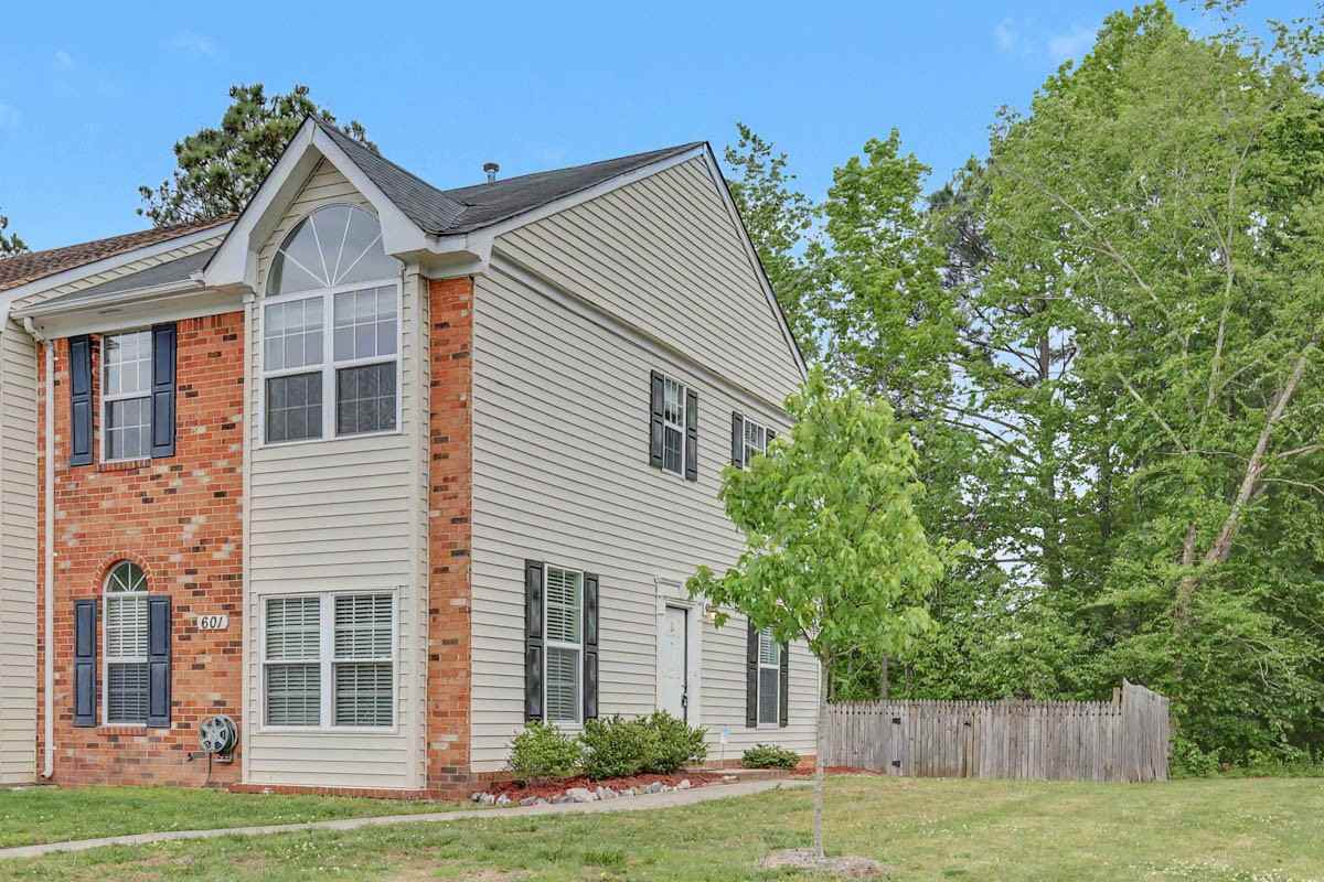 601 Huntly Dr #1 - Photo 3 of 35