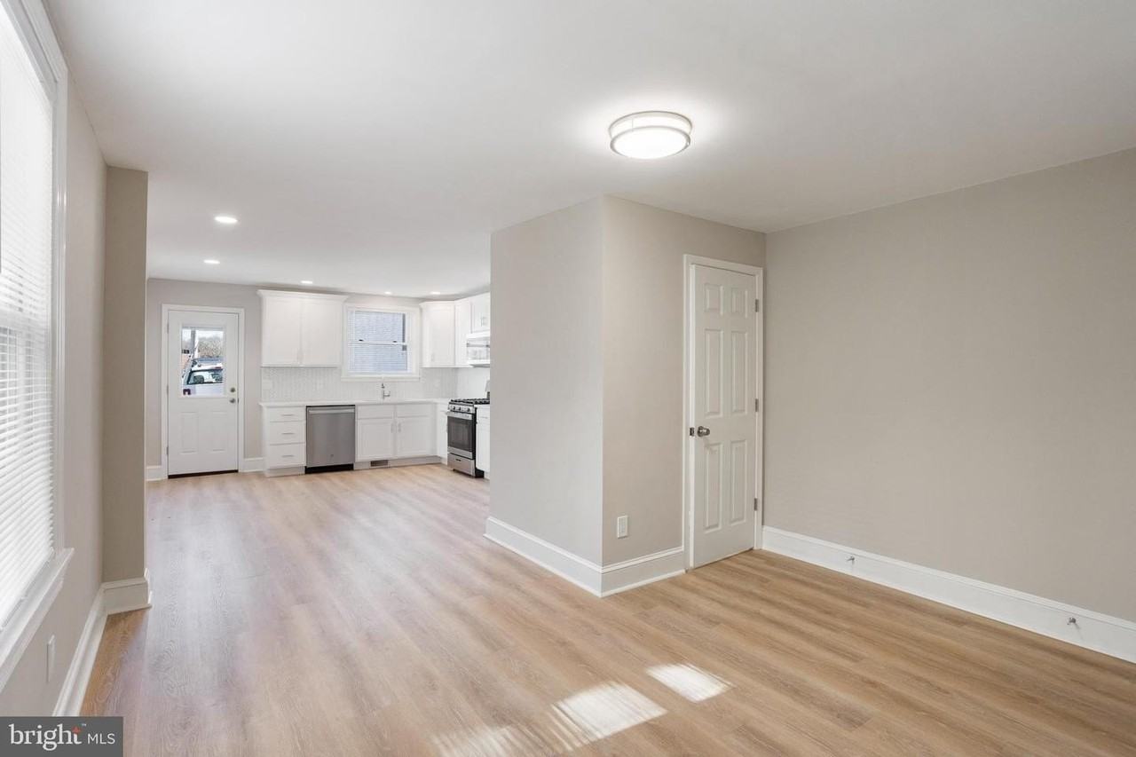 809 N Providence Rd - Photo 3 of 15