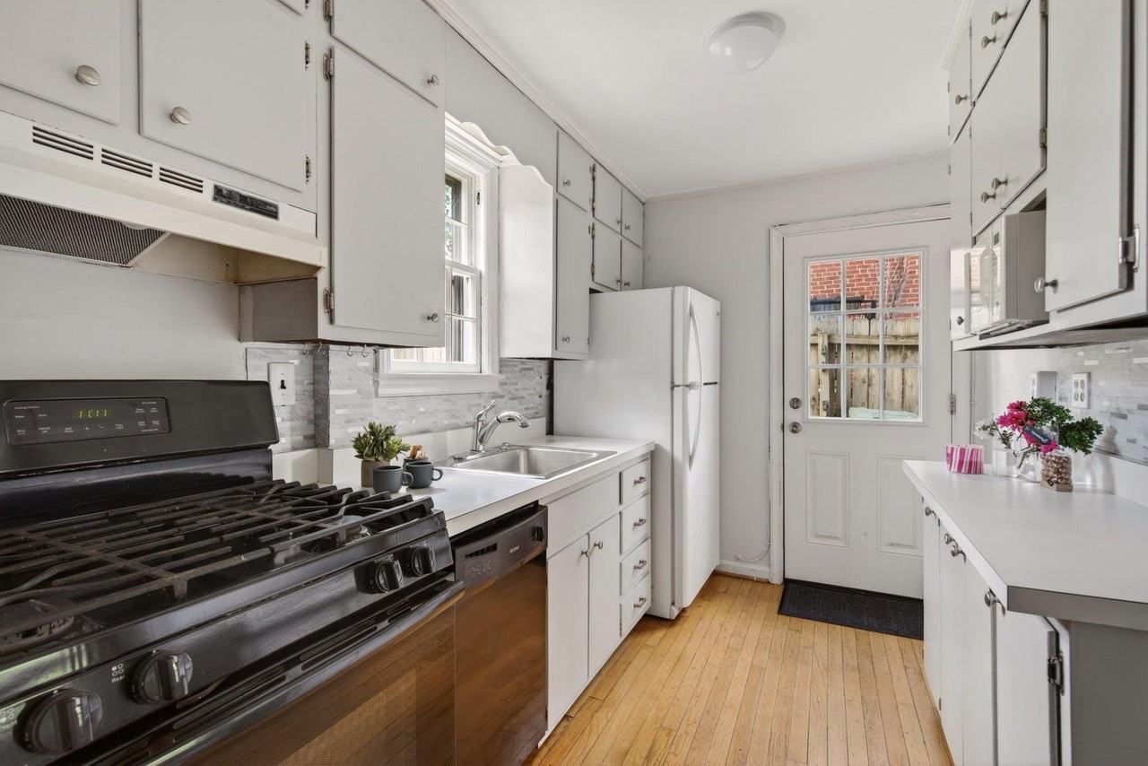 624 22nd St S - Photo 4 of 12