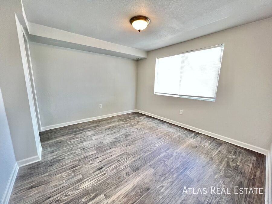 1016 Magnolia St #A - Photo 3 of 11