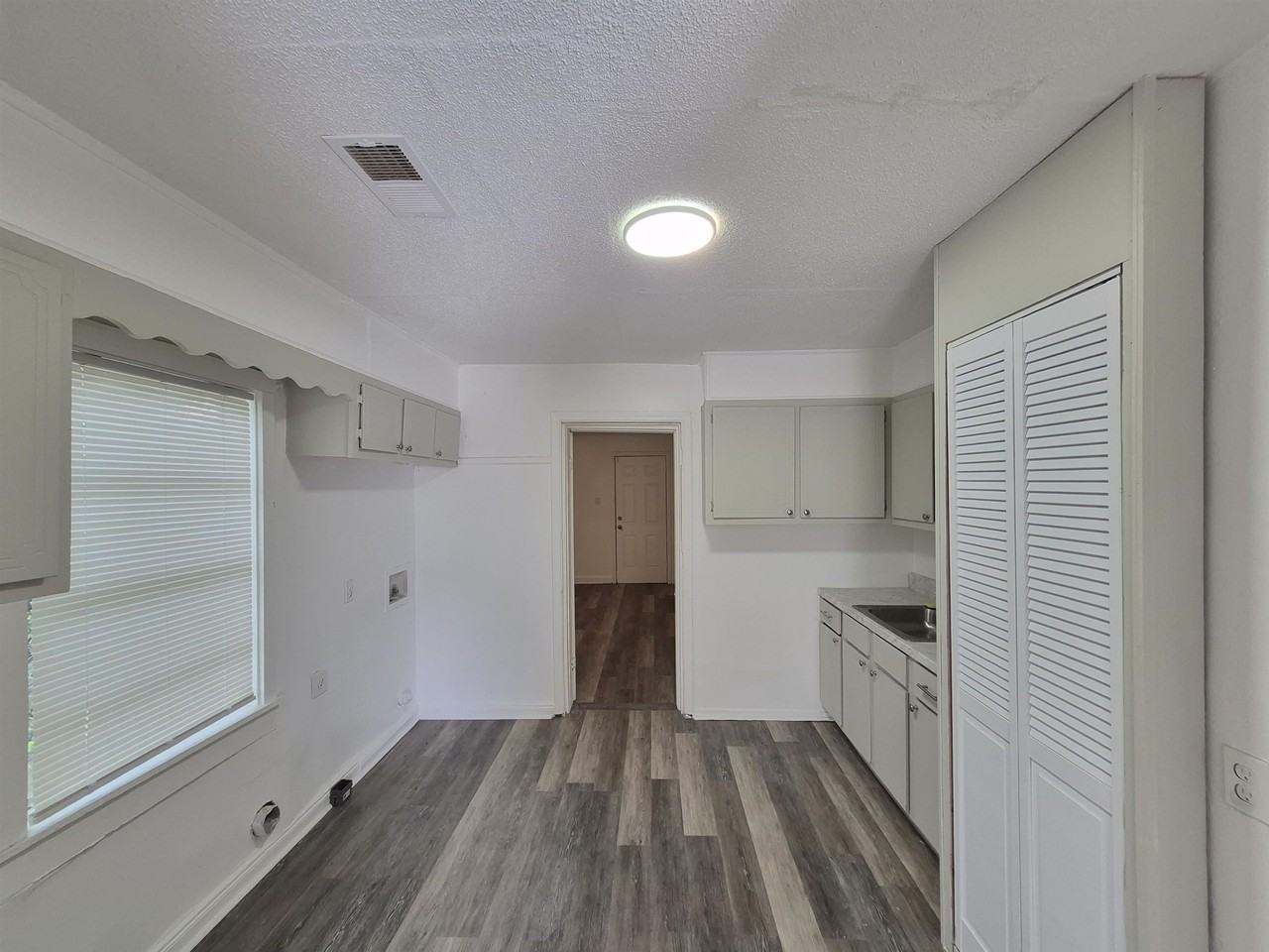 2100 Riverside Blvd - Photo 3 of 10