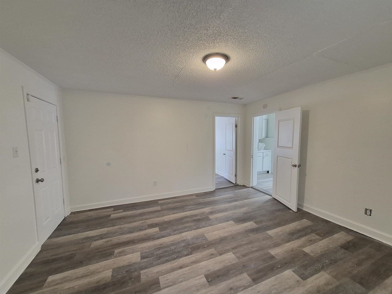 2100 Riverside Blvd - Photo 5 of 10