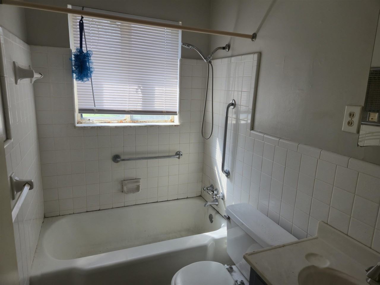 779 Indian Dr - Photo 3 of 11